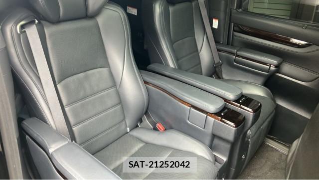 Toyota ALPHARD 2015-06 8729552-6