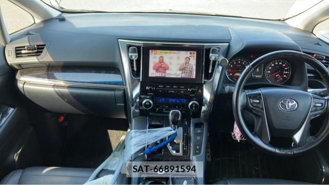 Toyota ALPHARD 2020-04 8729598-2