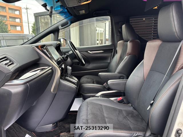 Toyota ALPHARD 2017-06 8730169-10