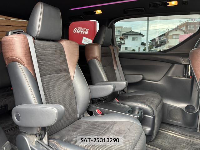 Toyota ALPHARD 2017-06 8730169-11