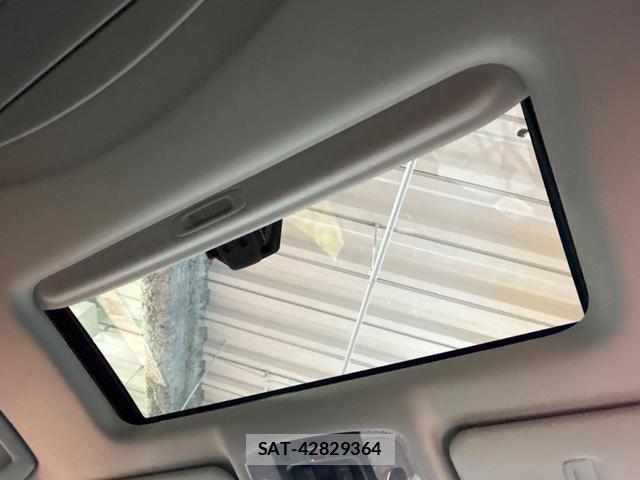 Toyota ALPHARD 2023-02 8730258-2