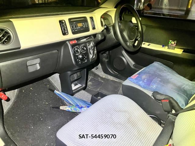 Suzuki ALTO 2015-12 8726828-4