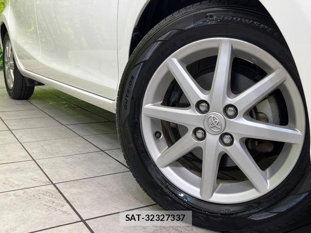 Toyota AQUA 2012-05 8725772-11