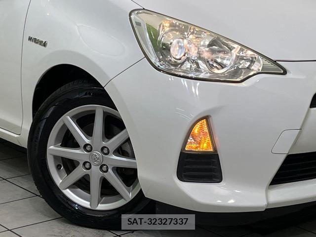 Toyota AQUA 2012-05 8725772-12