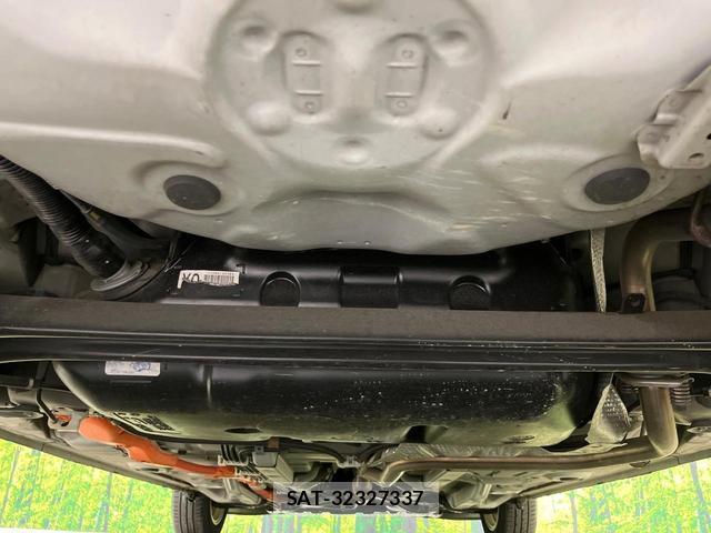Toyota AQUA 2012-05 8725772-18