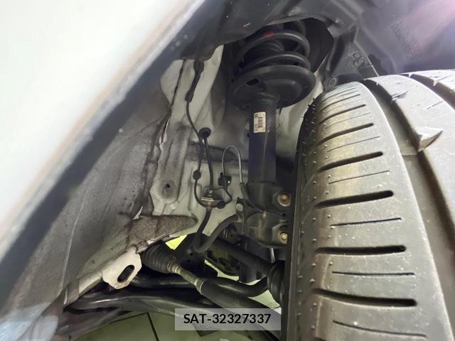Toyota AQUA 2012-05 8725772-19