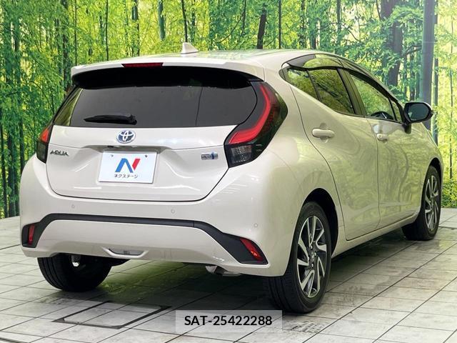 Toyota AQUA 2023-03 8725795-16