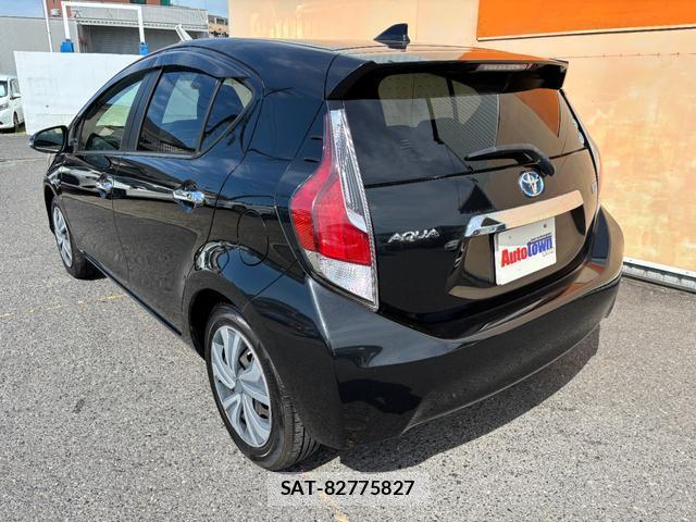 Toyota AQUA 2016-10 8725839-1
