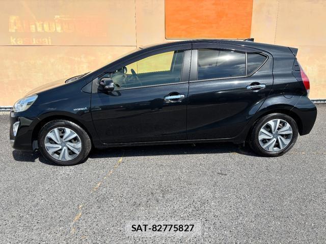 Toyota AQUA 2016-10 8725839-3