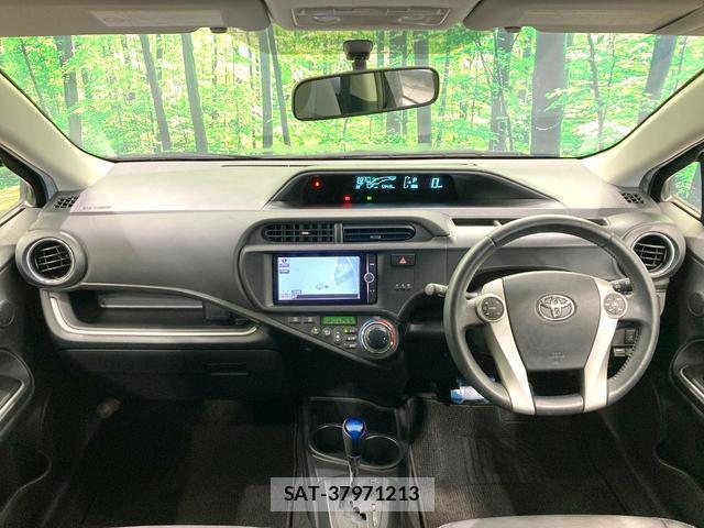 Toyota AQUA 2014-03 8726293-1