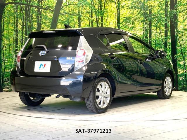 Toyota AQUA 2014-03 8726293-16