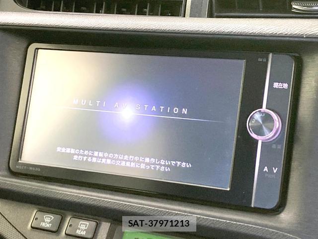 Toyota AQUA 2014-03 8726293-2