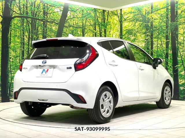 Toyota AQUA 2023-08 8726303-16