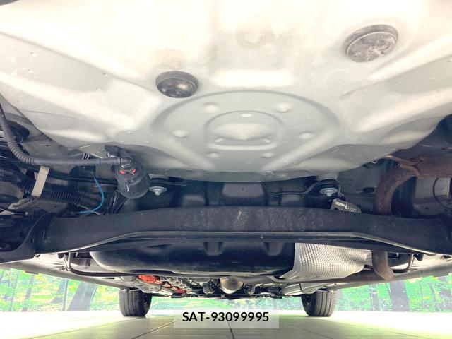 Toyota AQUA 2023-08 8726303-18