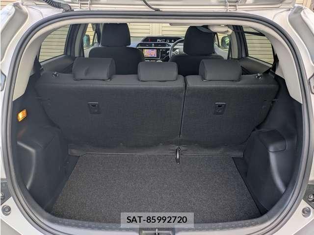Toyota AQUA 2015-03 8726467-11