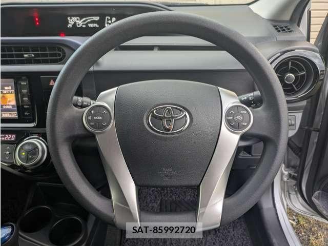 Toyota AQUA 2015-03 8726467-13