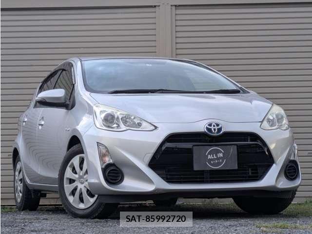 Toyota AQUA 2015-03 8726467-3