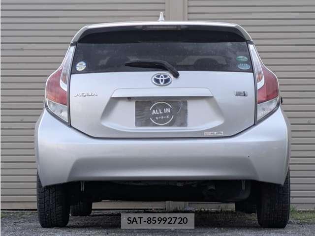 Toyota AQUA 2015-03 8726467-6