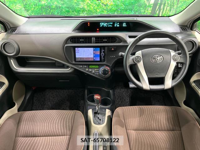 Toyota AQUA 2013-07 8726858-1
