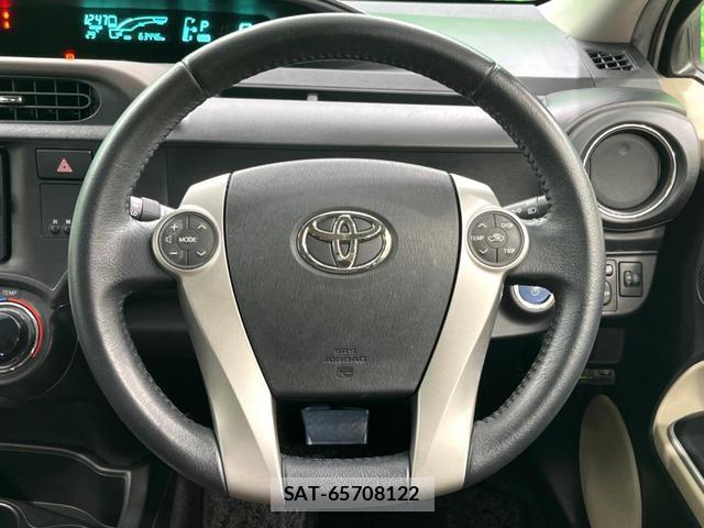 Toyota AQUA 2013-07 8726858-12