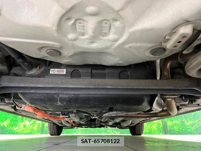 Toyota AQUA 2013-07 8726858-18