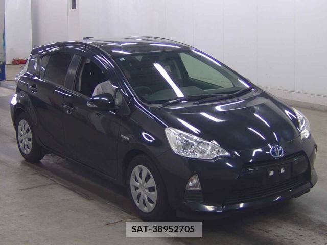 Toyota AQUA 2014-02 8726898-0