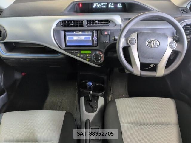Toyota AQUA 2014-02 8726898-2