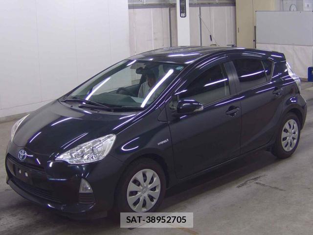 Toyota AQUA 2014-02 8726898-3