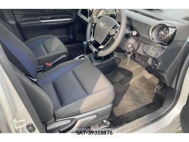 Toyota AQUA 2018-11 8726930-3