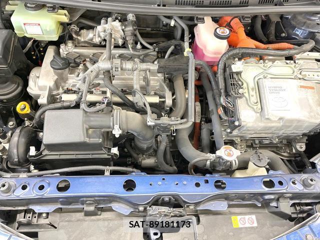 Toyota AQUA 2018-07 8727049-17