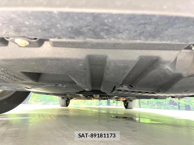 Toyota AQUA 2018-07 8727049-18