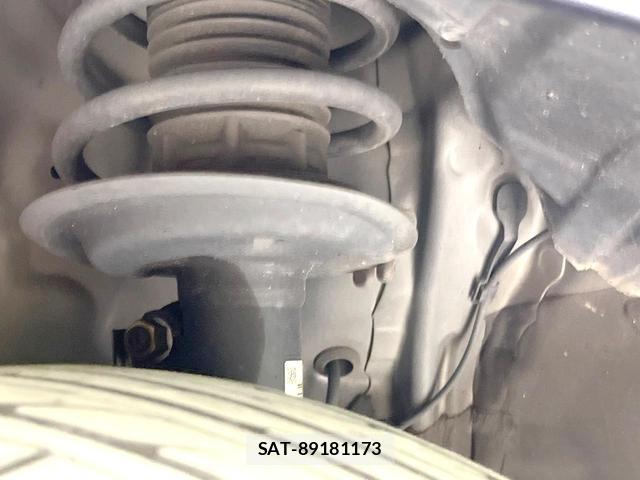 Toyota AQUA 2018-07 8727049-19
