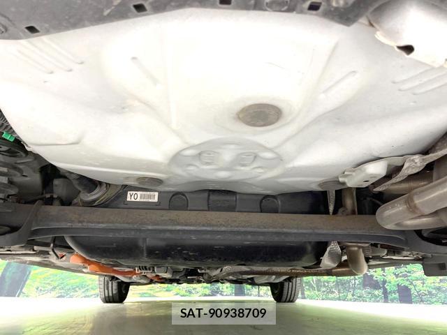 Toyota AQUA 2017-01 8727053-18