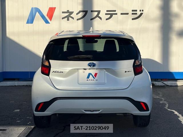 Toyota AQUA 2024-06 8727226-15