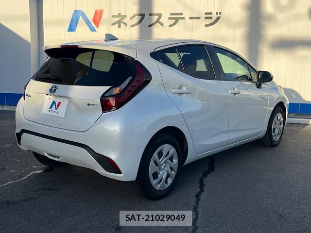Toyota AQUA 2024-06 8727226-17