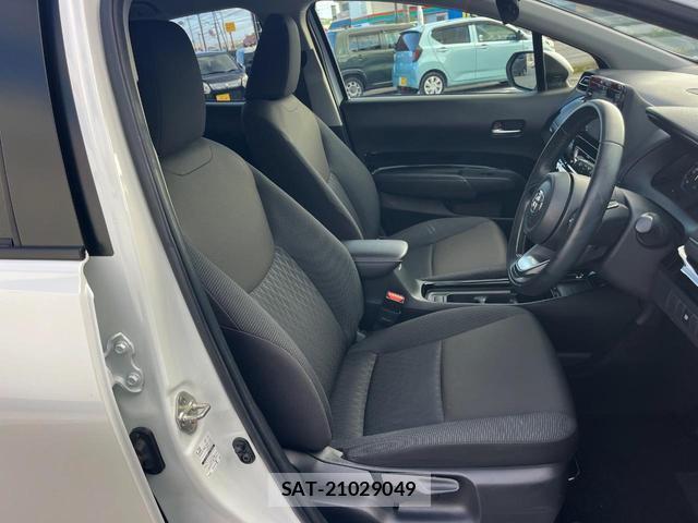 Toyota AQUA 2024-06 8727226-8
