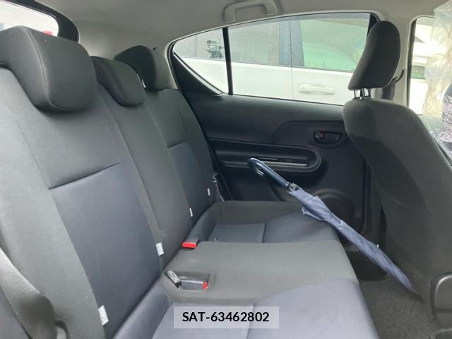 Toyota AQUA 2015-11 8727344-10