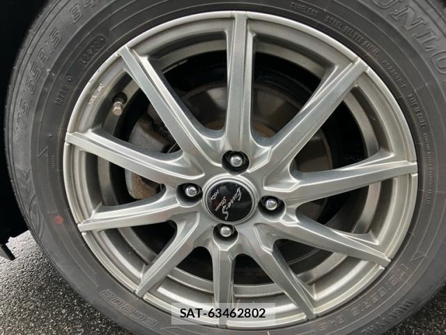 Toyota AQUA 2015-11 8727344-13