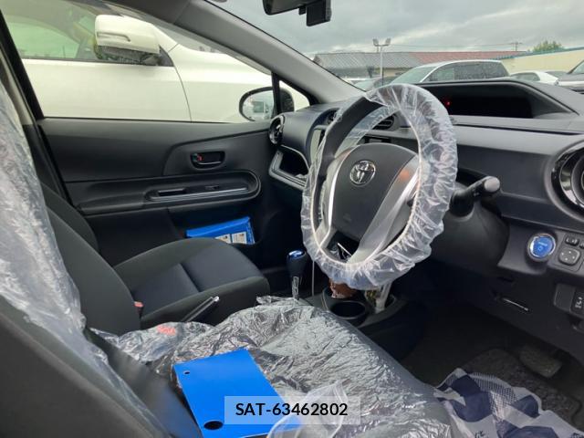 Toyota AQUA 2015-11 8727344-14