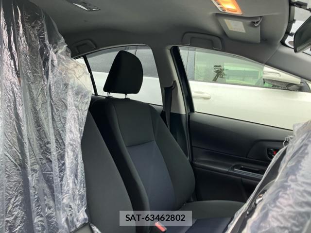 Toyota AQUA 2015-11 8727344-15
