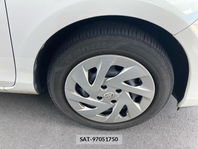 Toyota AQUA 2016-07 8727353-1
