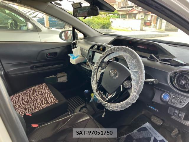 Toyota AQUA 2016-07 8727353-5