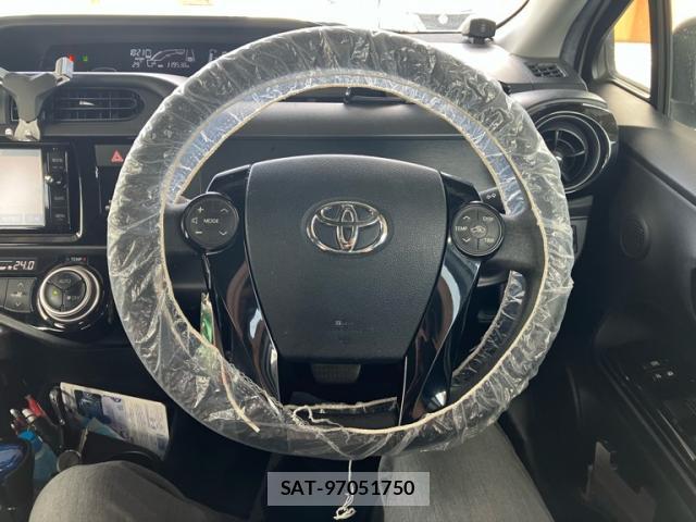Toyota AQUA 2016-07 8727353-8