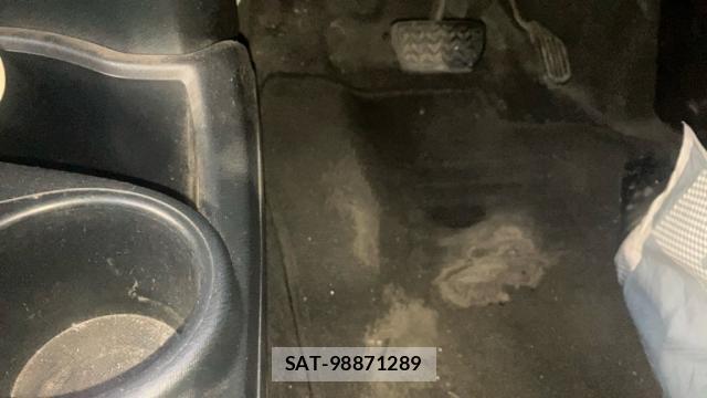 Toyota AQUA 2017-06 8727388-15
