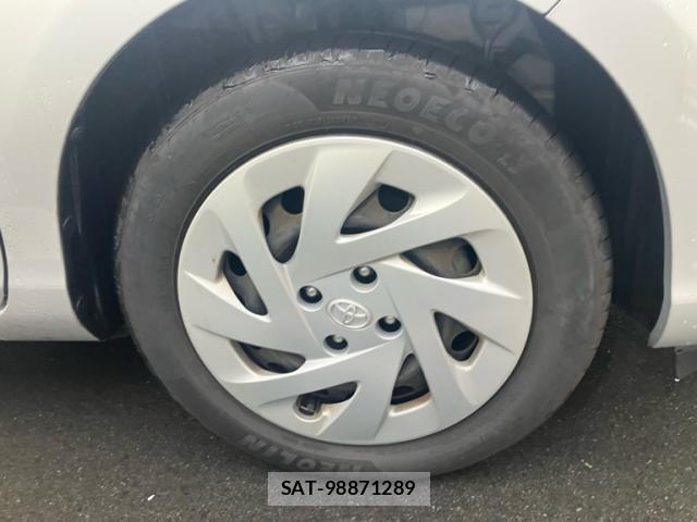 Toyota AQUA 2017-06 8727388-4
