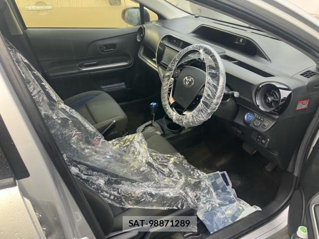 Toyota AQUA 2017-06 8727388-5