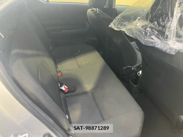 Toyota AQUA 2017-06 8727388-6