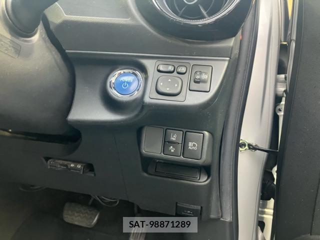 Toyota AQUA 2017-06 8727388-7
