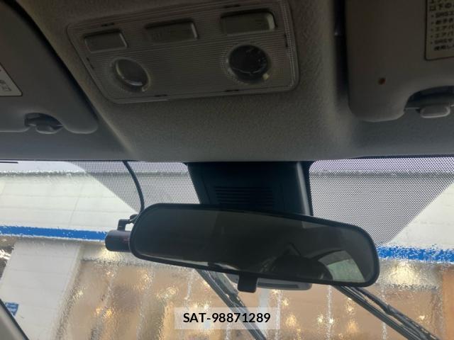 Toyota AQUA 2017-06 8727388-8