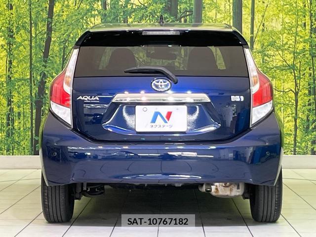Toyota AQUA 2017-03 8728095-14